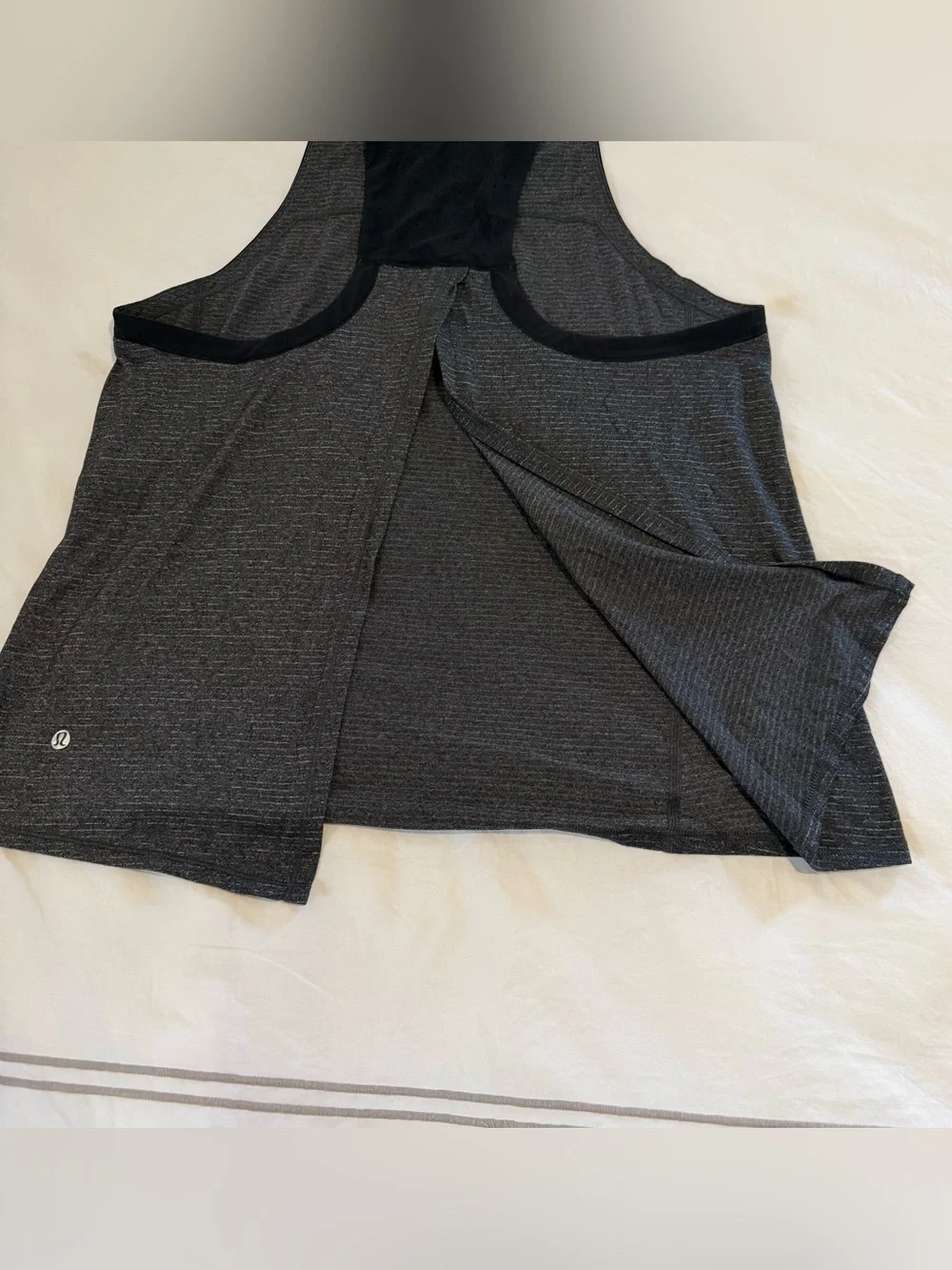 Lululemon split back tank